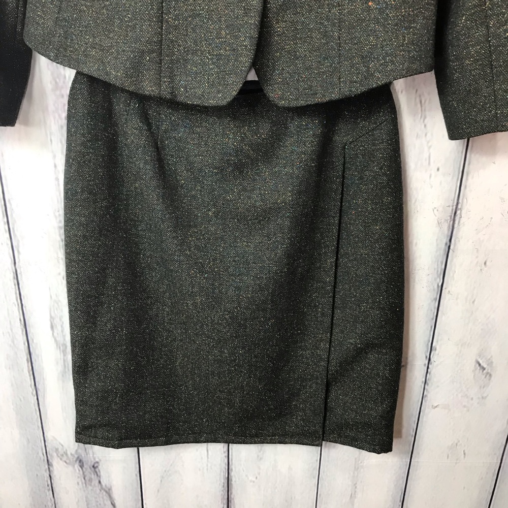 Doncaster Wool Silk Suit Missing Inside Button - image 4